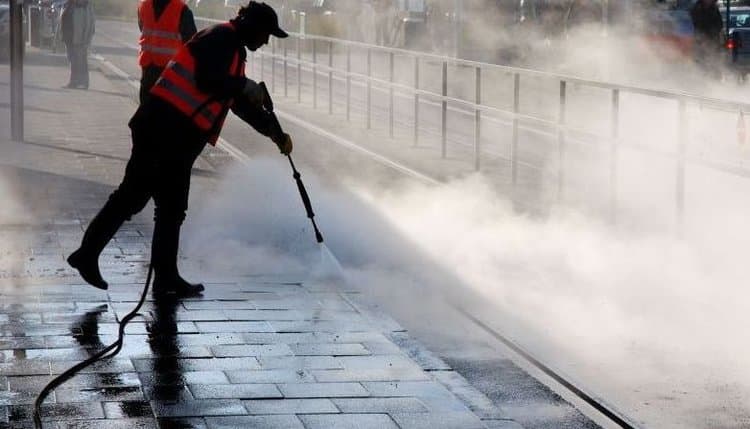 Professional gum removal services in NYC - chewing gum removal before and after results